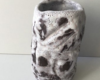 Vase cylindrique tube en céramique en terre cuite , céramique artisanale , céramique d'art , poterie