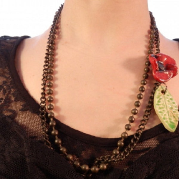 Céramique Collier chaine et fleur et feuille en céramique artisanale bijoux artisanal