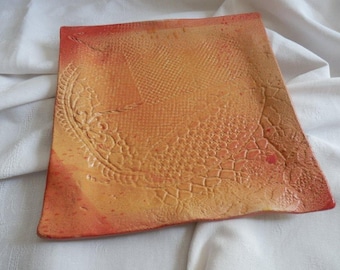 Coupe plate assiette de présentation plat tons jaune-rouge-orange en céramique Artisanale faite entièrement à la main