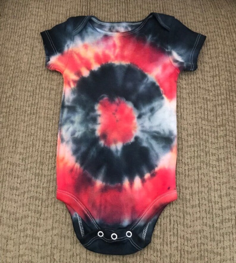 Lie De Cravate De Cheri Onesie Rouge Bullseye Bebe Enfant Etsy