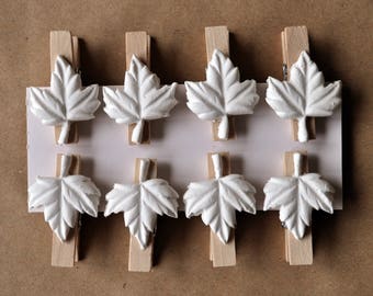 Mini leaf clothespins, spring decoration, decorated clothespin, wooden clothespin, jute rope garland, set small wood pins, white leaf pegs