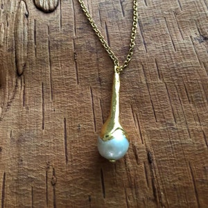 Tear drop pearl pendant, dainty pearl pendant, Pearl necklace, boho jewelry, Bridesmaids gift, white pearl jewelry, freshwater pearl