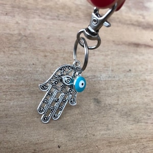 Hamsa hand keychain, evil eye key chain, Protection keychian ,Hand of Fatima, Jewish keychain, Bat Mitzvah gift, Kabbalah jewelry, yoga