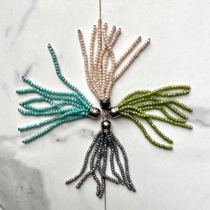 Crystal tassel, glass beads tassel, faceted glass tassel, green tassel, jewelry making, jewelry findings, DIY jewelry, tassel necklace