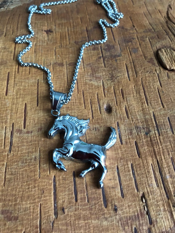 Mens store horseshoe necklace
