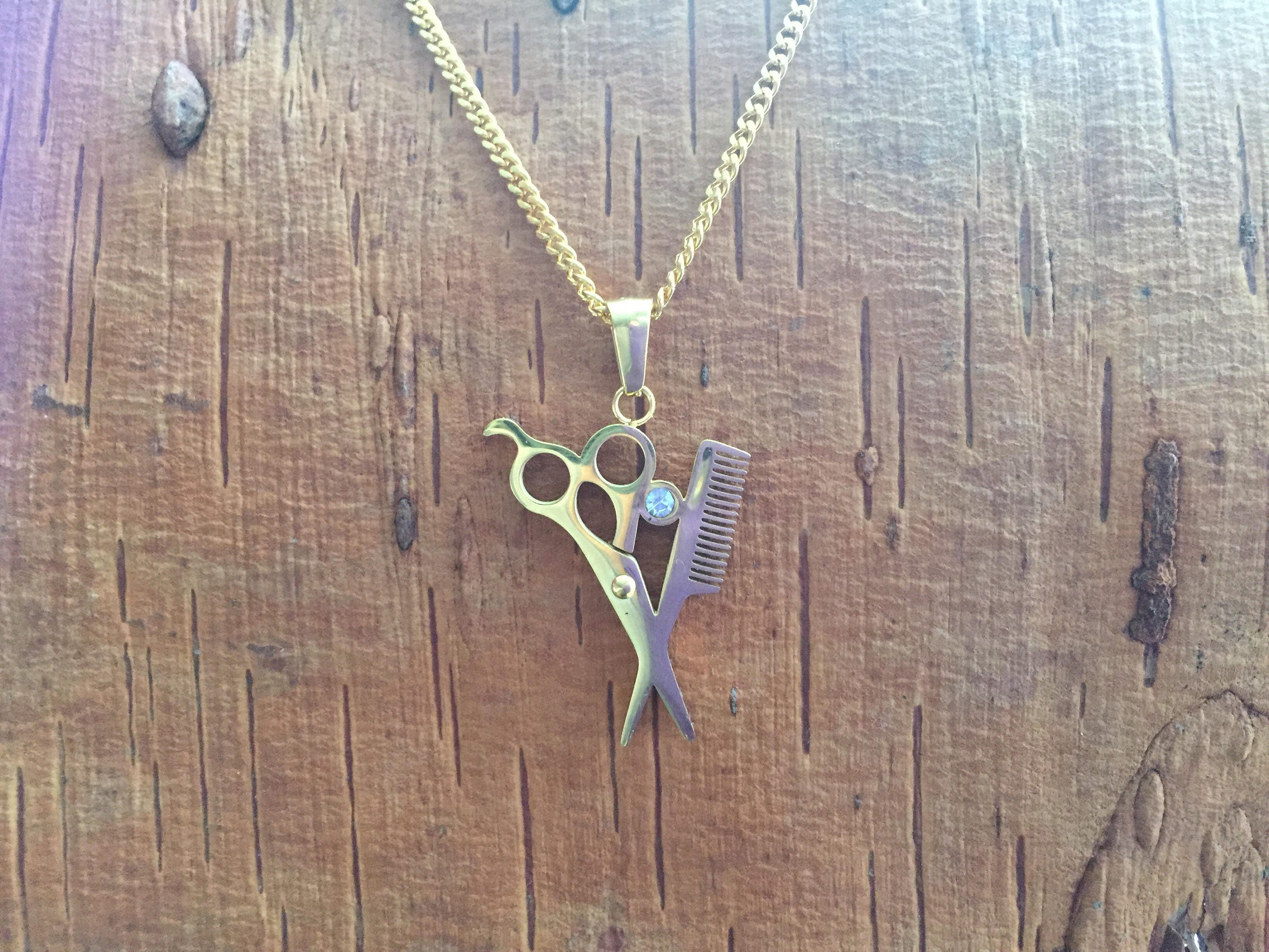 Pendentif Charme Coiffeur En Or - Ciseaux, Peigne, Sèche-cheveux, Brosse, Miroir - Collier - Neuf Étiqueté