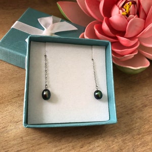 Threader chain earrings, Pearl Earrings, long chain earrings, Bridesmaids gift, dangle earrings, black pearls, pearl threaders, dainty image 1