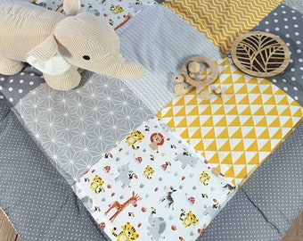 Couverture d'éveil de 3 à 4 cm d'épaisseur - patchwork - couverture en tissu gaufré - couverture pour bébé - avec nom - safari girafe lion éléphant jaune gris