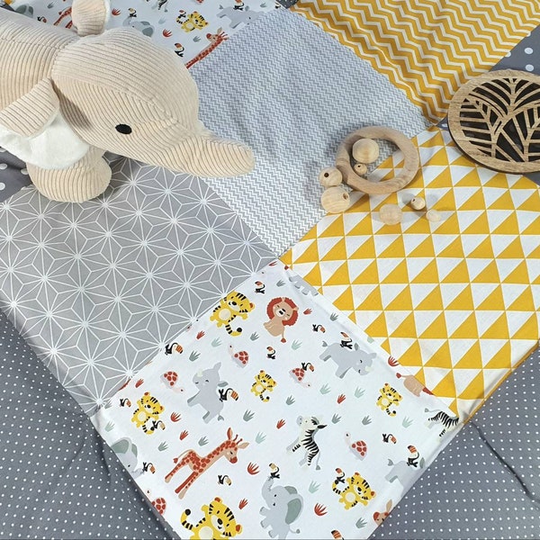 3-4cm dicke Krabbeldecke - Patchwork - Waffelstoff Decke - Babydecke -  mit Namen - Safari  Giraffe Löwe Elefant gelb grau