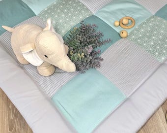 Tappetino da gioco spesso 3-4 cm - patchwork - coperta - copertina per neonati - menta/grigio/bianco - con ricamo del nome - verde salvia/grigio chiaro