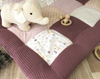 3-4cm dicke Krabbeldecke - Patchwork - Waffelpique Decke - Babydecke -  mit Namen personalisierbar - Mauve Beige Tiere Giraffe