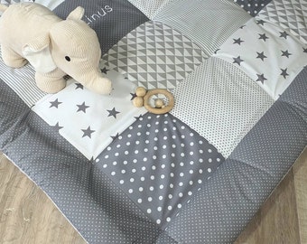 Couverture d'éveil de 3 à 4 cm d'épaisseur - patchwork - COUVERTURE - couverture pour bébé - étoiles gris/blanc - avec nom et date
