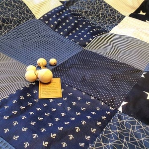 WAFFLE PIQUE PATCHWORK BLANKET - Bedspread - Cuddly blanket personalized with name - dark blue | light gray | dark jeans