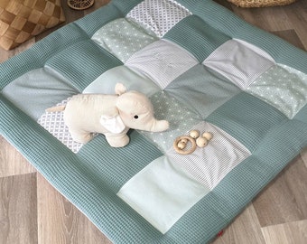 Couverture d'éveil de 3 à 4 cm d'épaisseur - patchwork de tissu gaufré - couverture - couverture pour bébé - avec nom brodé - pétrole / gris taupe