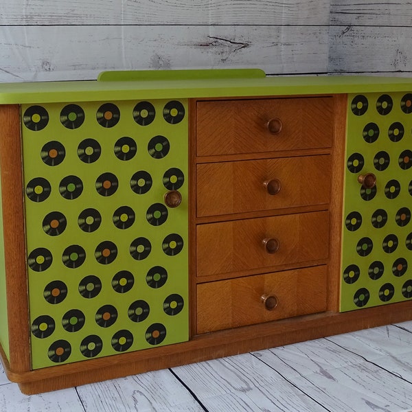 Mid-Century Vintage Sideboard mit Schallplatten Druck