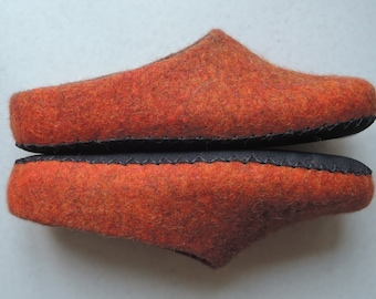 felt slippers/ home shoes men women/  Woolen clogs/ natural wool/ unisex