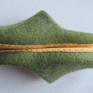 Felt slippers/natural wool mules/ slipper shoes/ felted slippers/  home shoes women/  Woolen clogs