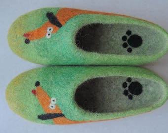 Felted slippers with dachshund / Woolen clogs/ cozy slippers /unisex