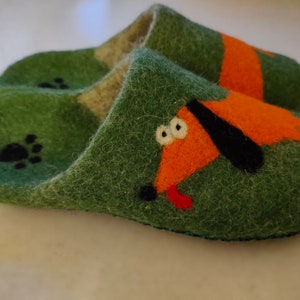 Felted slide slippers with dachshund / Woolen clogs/ cozy slippers /unisex