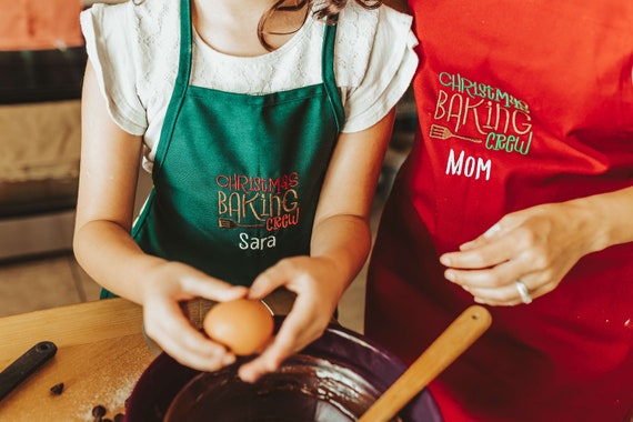 Mommy and Me Holiday Aprons