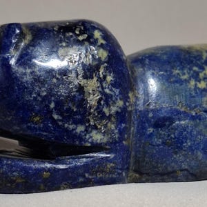 Antique 4-7th century A.C. Persian / Sassanian lapis lazuli lion amulet / statue sculpture