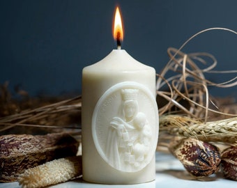 Christian Handmade Scented Candle with VIRGIN OF CARMEL Bas-relief | with Gift Box | 100% Natural Wax and  Essential Oil