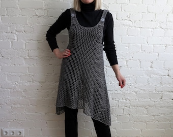 Top gris au crochet, haut asymétrique sans manches, tunique avant-gardiste pour femme, gilet trapèze au crochet, haut surdimensionné, taille unique