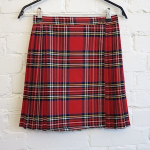 Black and white checkered skirt 7 little words online