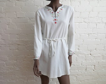 White Cotton Blouse Peasant Blouse Embroidered Womens Shirt Summer Top Prairie Blouse Medium Size