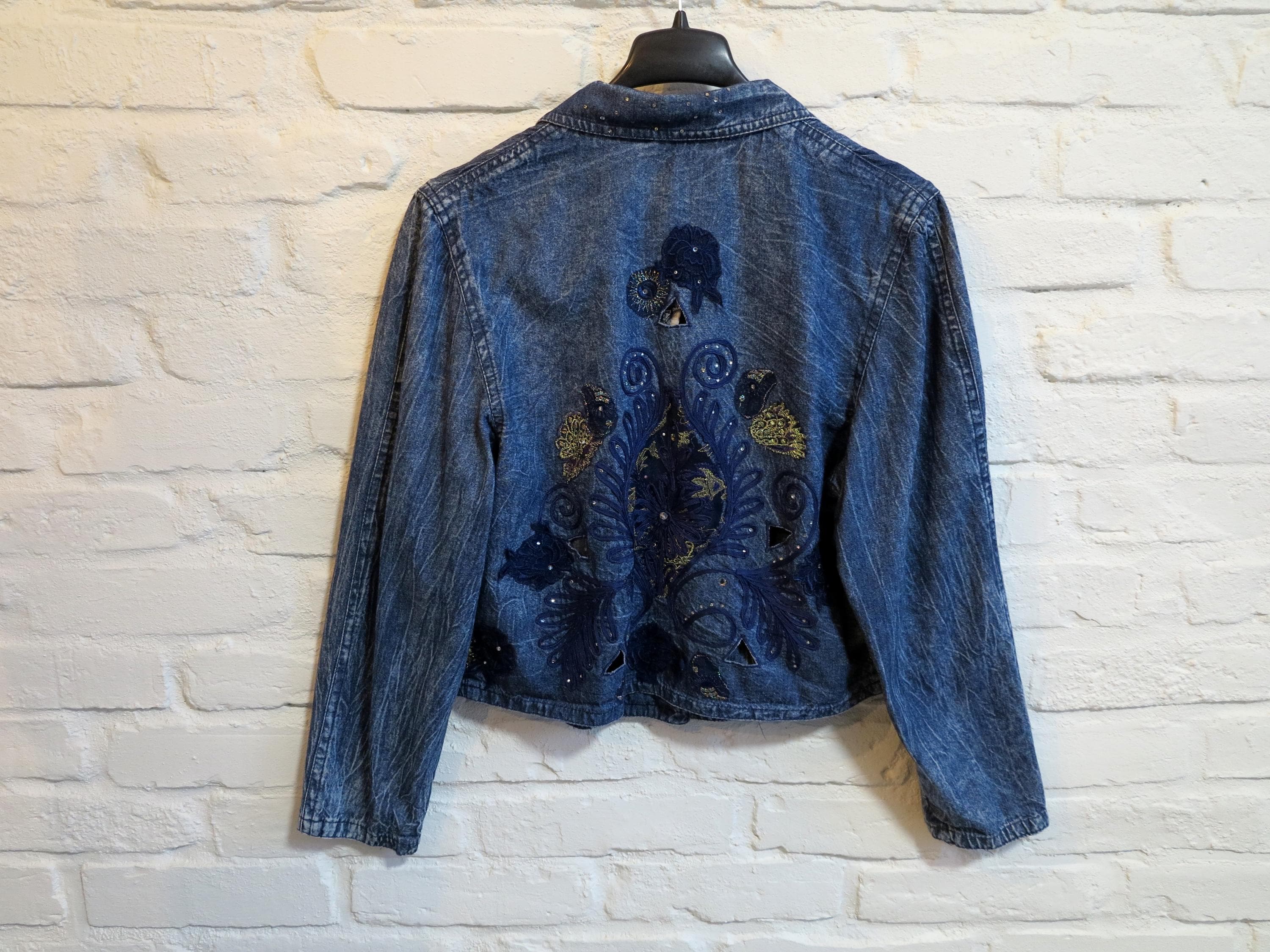 ヴィンテージ80年代アシッドウォッシュデニムジャケット、刺繍入り