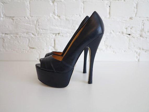 buffalo london high heels