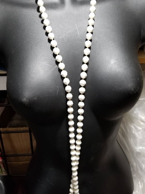 Beautiful 3 long interchangeable white plastic be… - image 3