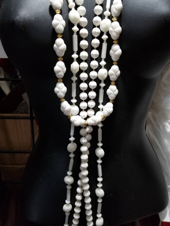 Beautiful 3 long interchangeable white plastic be… - image 10