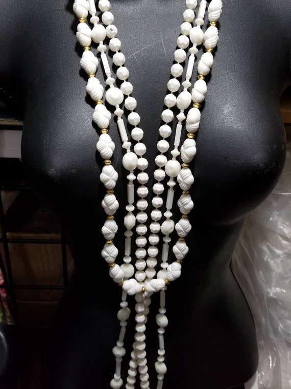 Beautiful 3 long interchangeable white plastic be… - image 5