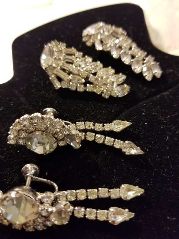 2 pairs of elegant crystal rhinestone earrings