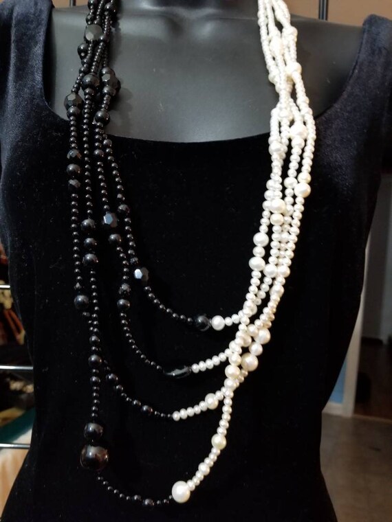 Black and White shining beauty long necklace - image 2