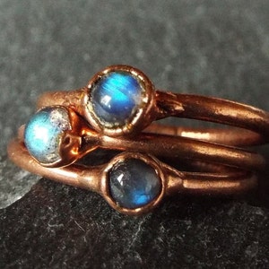 Anello di labradorite, spettrolite, anello di rame, anello di cristallo, anello di pietra preziosa, anello boho, anello di labradorite, anello di cristallo, anello di cristallo grezzo