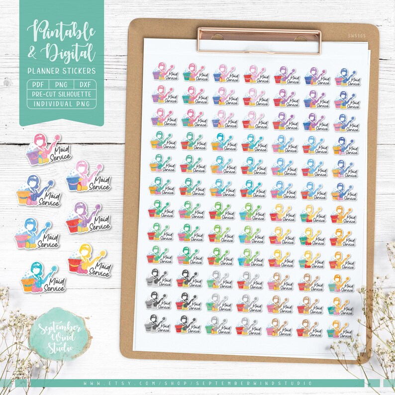 Op de afbeelding: Een vel bedrukbare planner stickers met een cartoon huishoudster die een emmer en een spons vasthoudt. De stickers zijn in verschillende kleuren en hebben de tekst "Maid Service" erop.