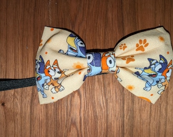 Pajarita ajustable con personajes, ideal para niños pequeños o incluso mascotas, perros azules y naranjas