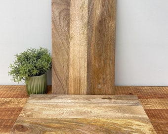 Solid natural Mango wood chopping board 25 or 50cm long. Ideal for BBQ, Bread, Cheeseboard, Pizza - with / without a handle