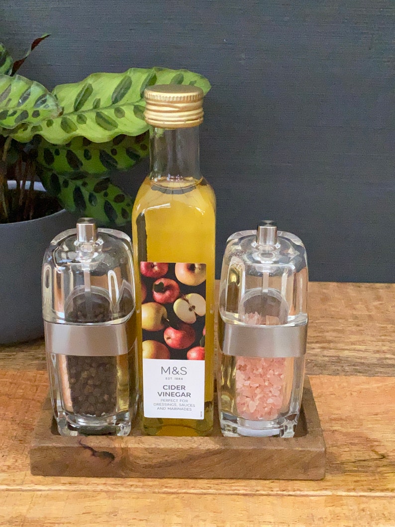 Mango Wood Condiment Tray: Salt Pepper Grinder Rest (18x8cm) bild 5