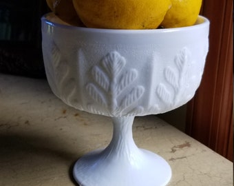 Vintage Milchglas Schüsseln; Eichenblatt-Motiv; gemarkt FTD
