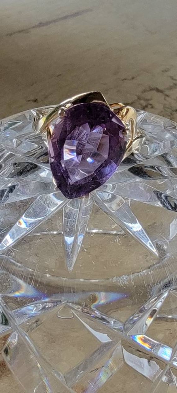 10kt Gold Amethyst Contemporary Ring; Large Pear S
