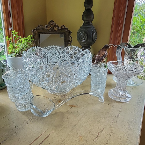 Vintage LE Smith Glass Daisy  and Button Design Punch Bowl, with 12 Cups; Glass Ladle