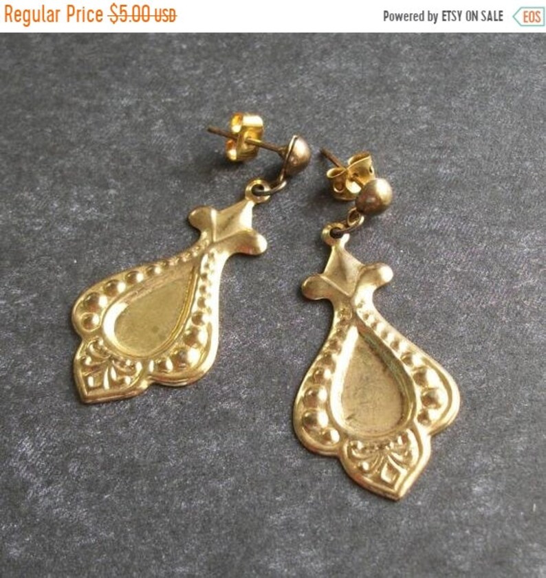 SUMMER SALE Vintage Earrings Vintage Pierced Earrings Dangle Earrings Gold Earrings Jewelry Vintage UnSigned Vintage Jewe
