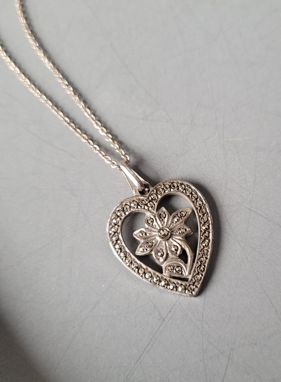Vintage Heart and Flower Necklace with 17 inch St… - image 1
