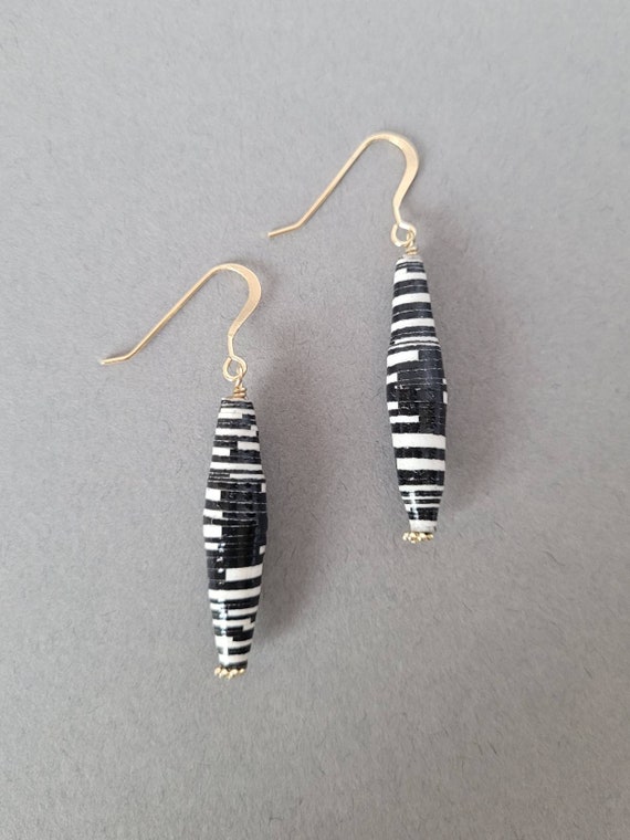 Vintage Earrings Black and White Paper Bead Style… - image 2