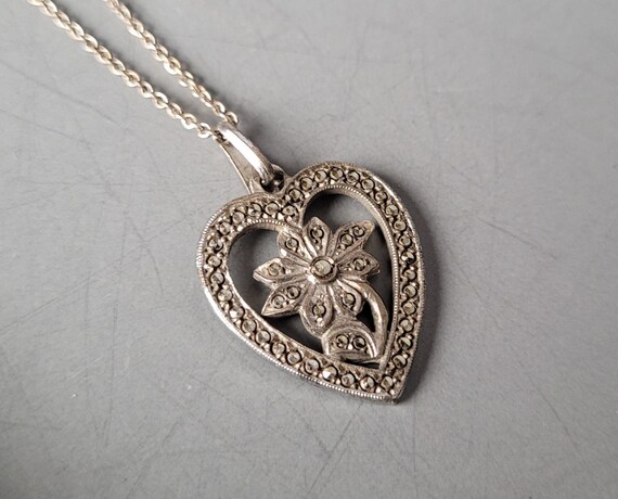Vintage Heart and Flower Necklace with 17 inch St… - image 2