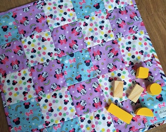 Mickey Mouse Disney 100/% Cotton 20 piece Charm Pack Perfect for Craft//Quilting