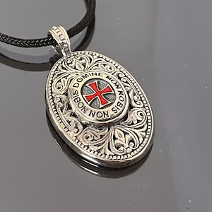 Sterling Silver Knight&#39;s Templar Cross Pendant: Red Enamel Domine Non-Nobis